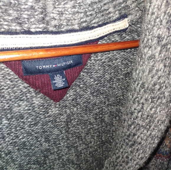 TOMMY HILFIGER SWEATER - Picture 2 of 5